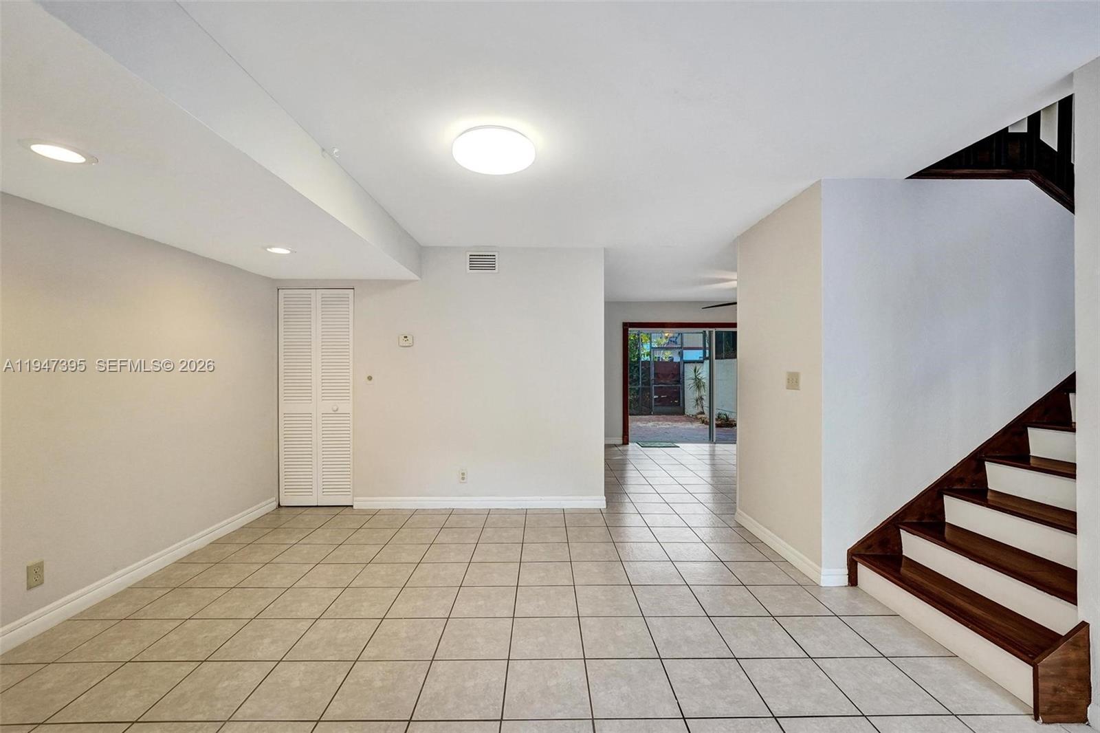 FAMILY TOWNHOUSES OF THE - Residential Lease