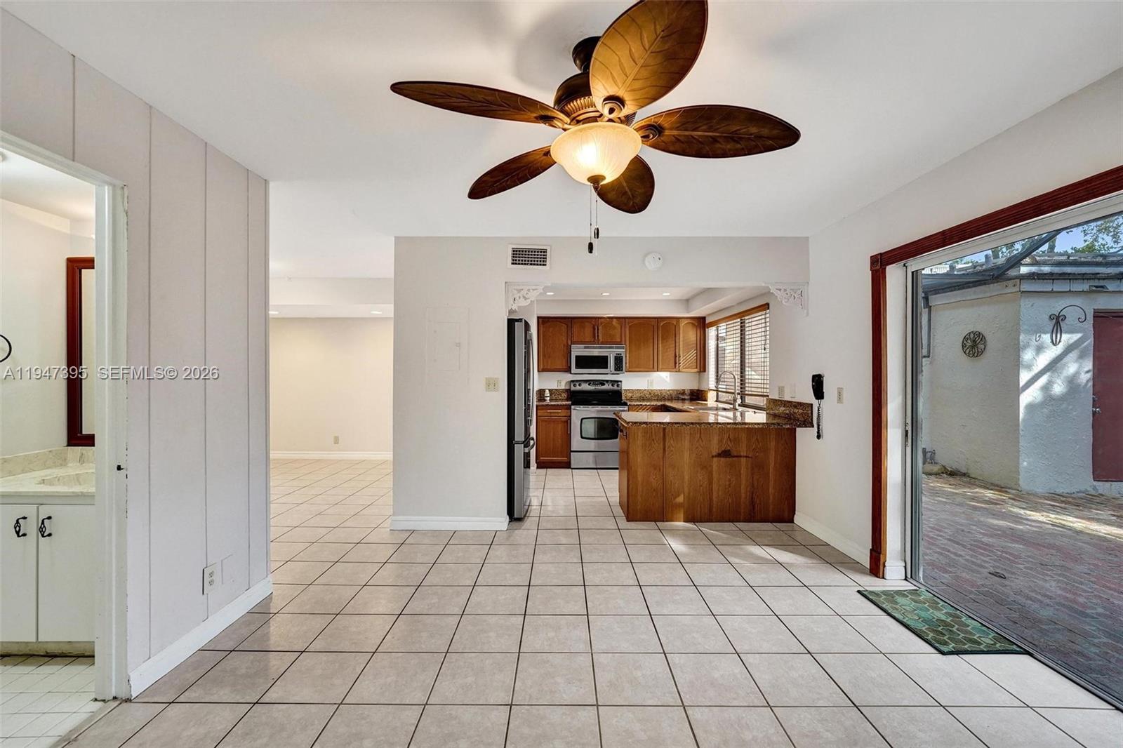 FAMILY TOWNHOUSES OF THE - Residential Lease