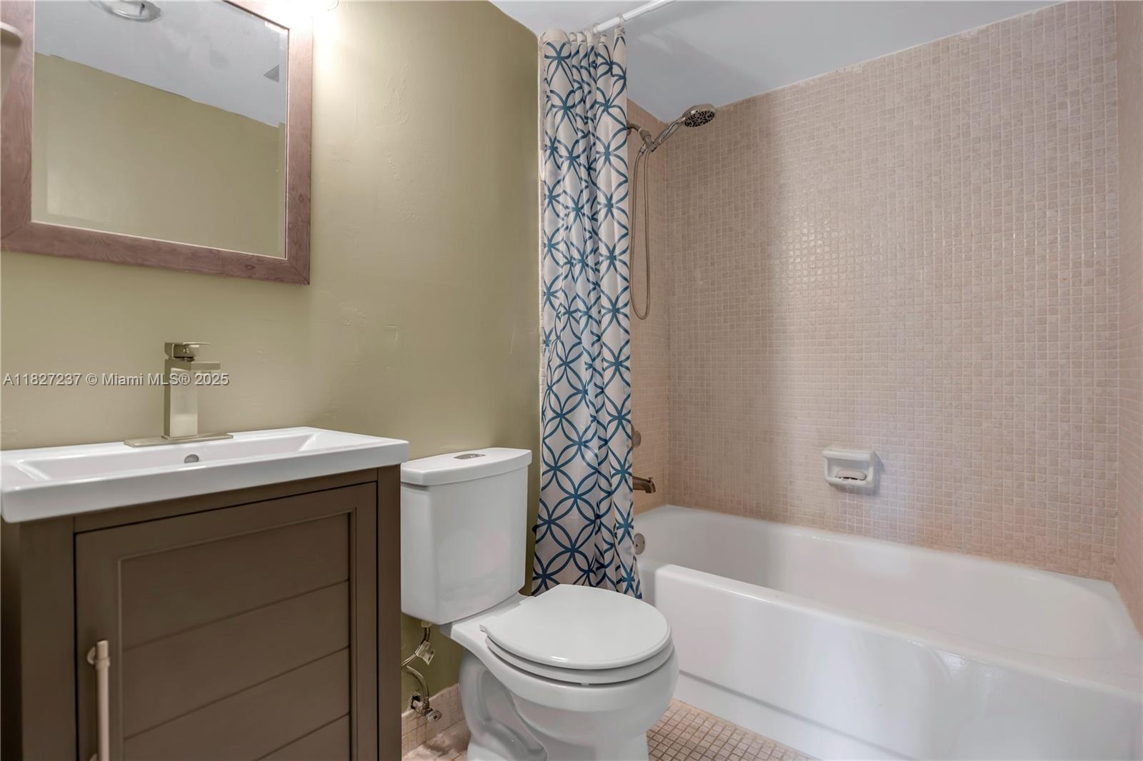 MANORS OF INVERRARY I-9 - Residential