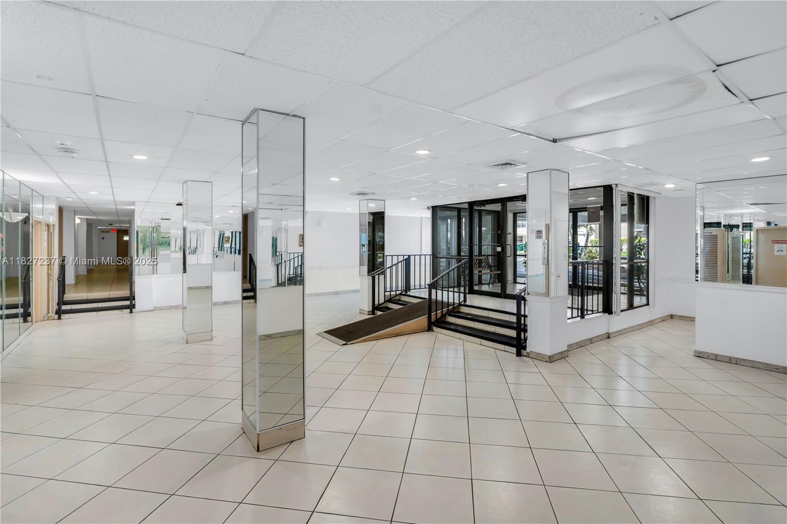 MANORS OF INVERRARY I-9 - Residential