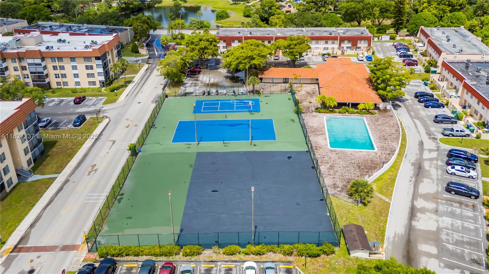 MANORS OF INVERRARY I-9 - Residential