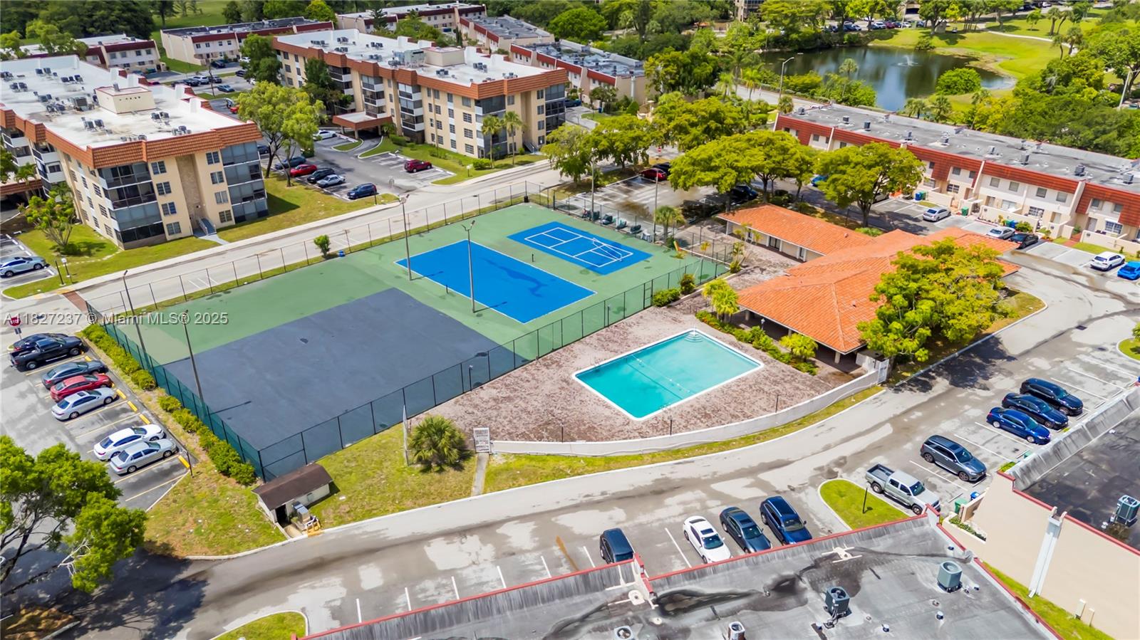 MANORS OF INVERRARY I-9 - Residential