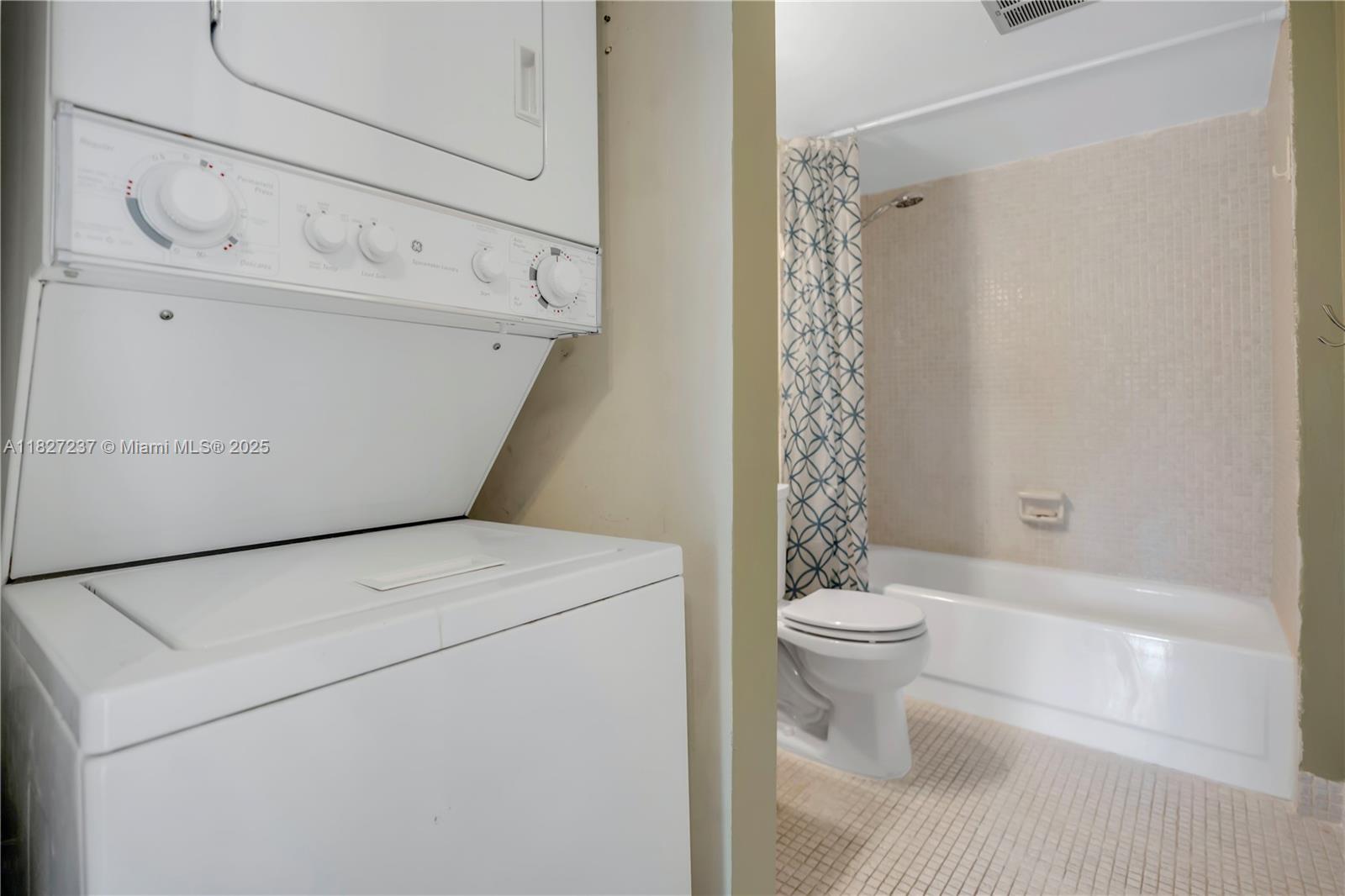 MANORS OF INVERRARY I-9 - Residential