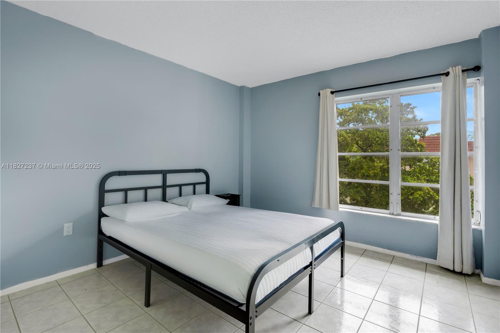 MANORS OF INVERRARY I-9 - Residential