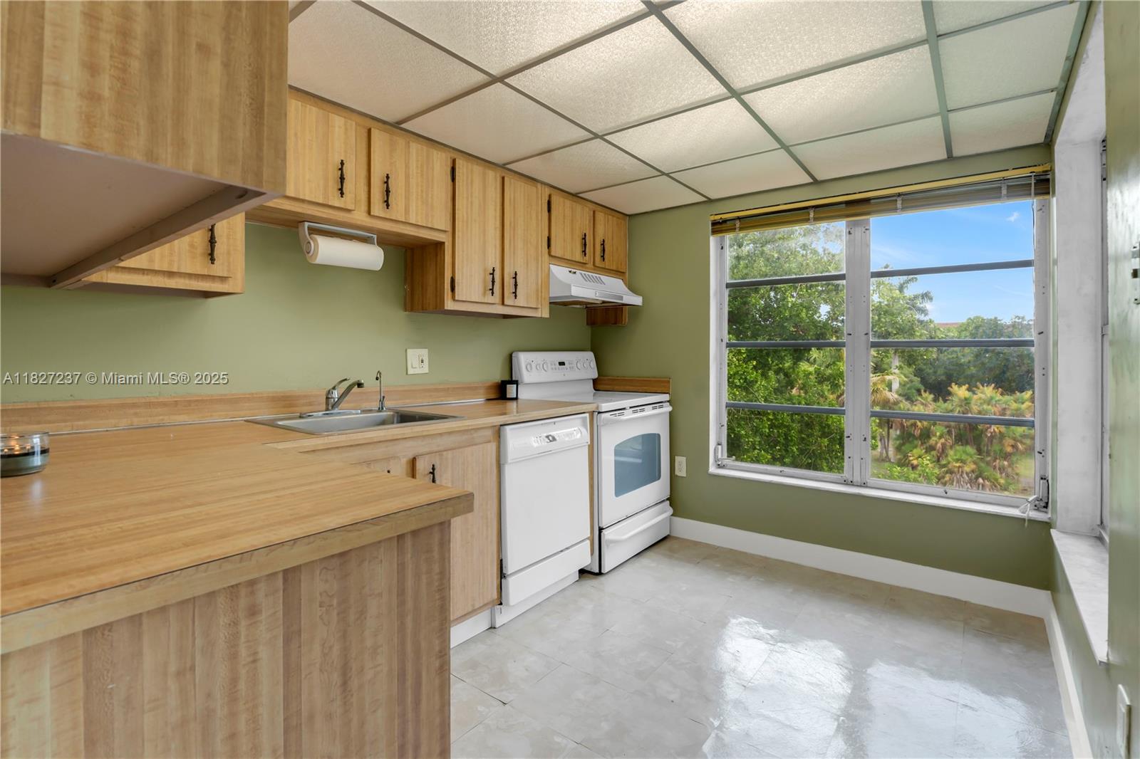 4168 Inverrary Dr 402
