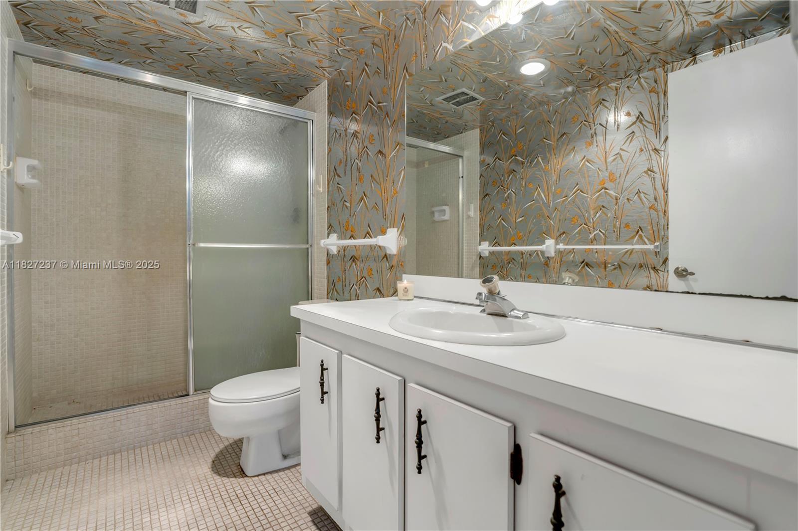 MANORS OF INVERRARY I-9 - Residential