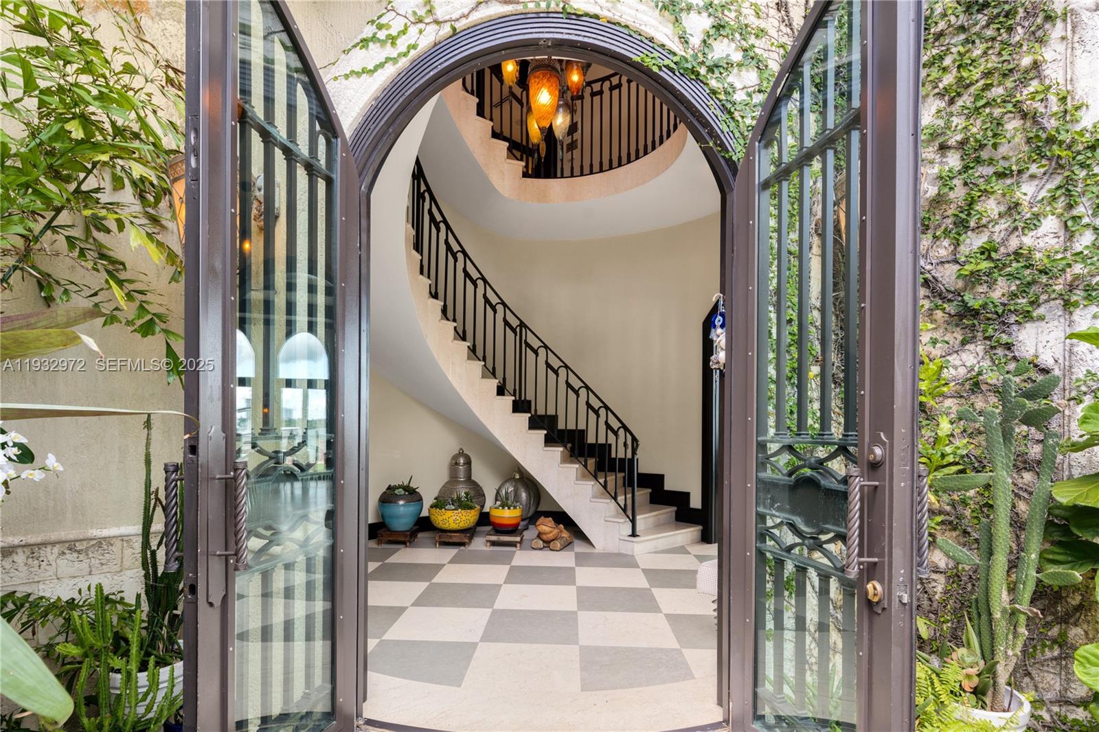 10330 W Broadview Dr