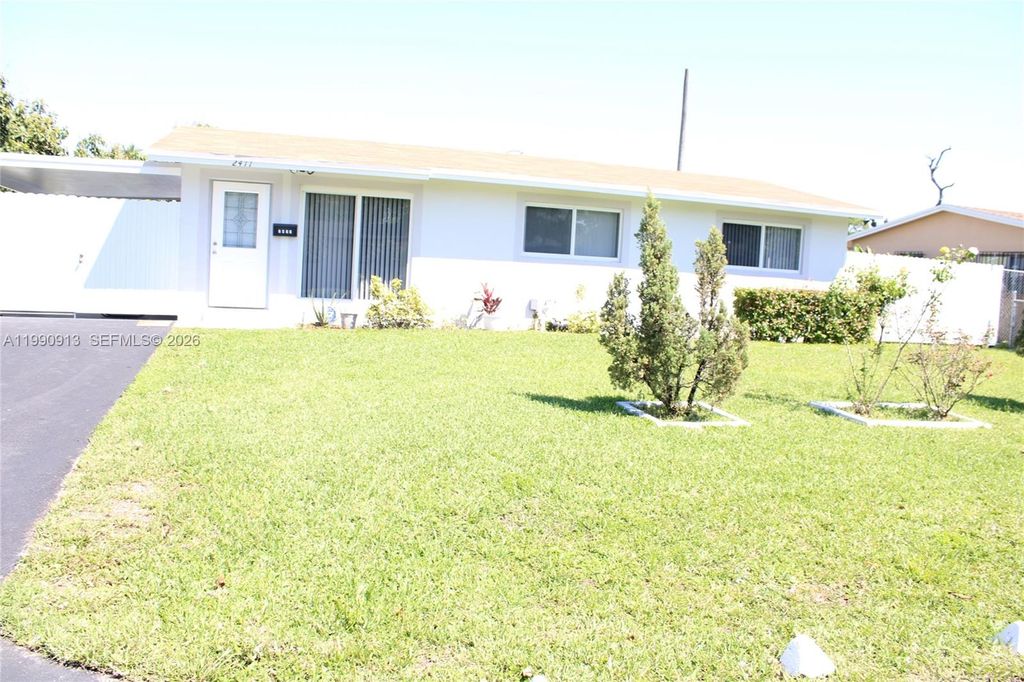 Photo of 2411 SW 6th St, Fort Lauderdale, FL 33312 (MLS # A11990913)
