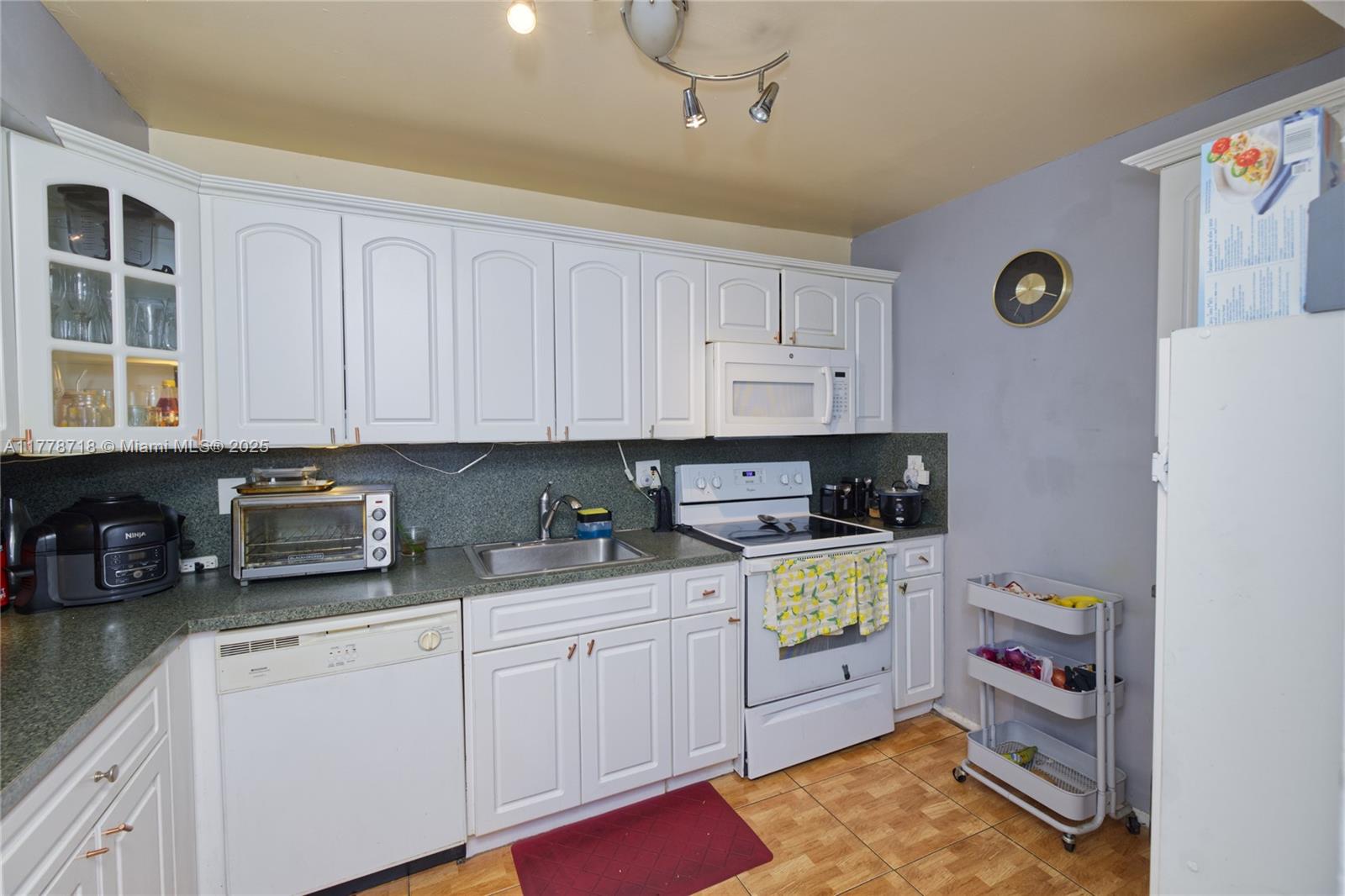 FOXCROFT APTS INC CONDO - Residential