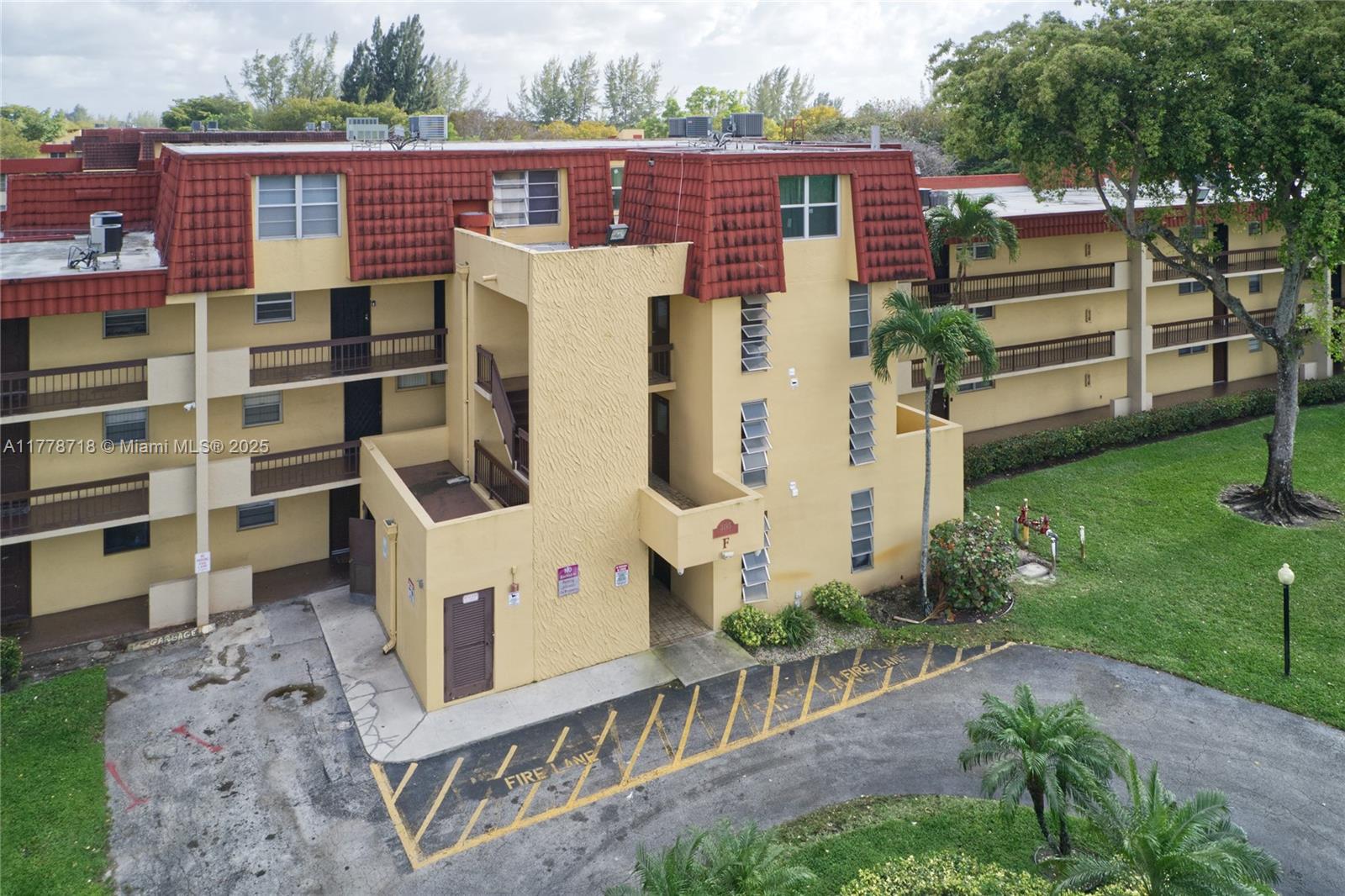 FOXCROFT APTS INC CONDO - Residential