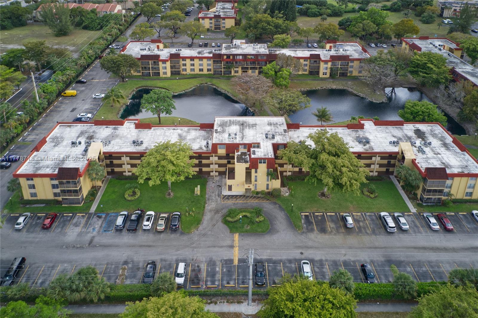 FOXCROFT APTS INC CONDO - Residential