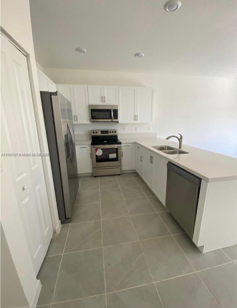 PINE VISTA - Residential