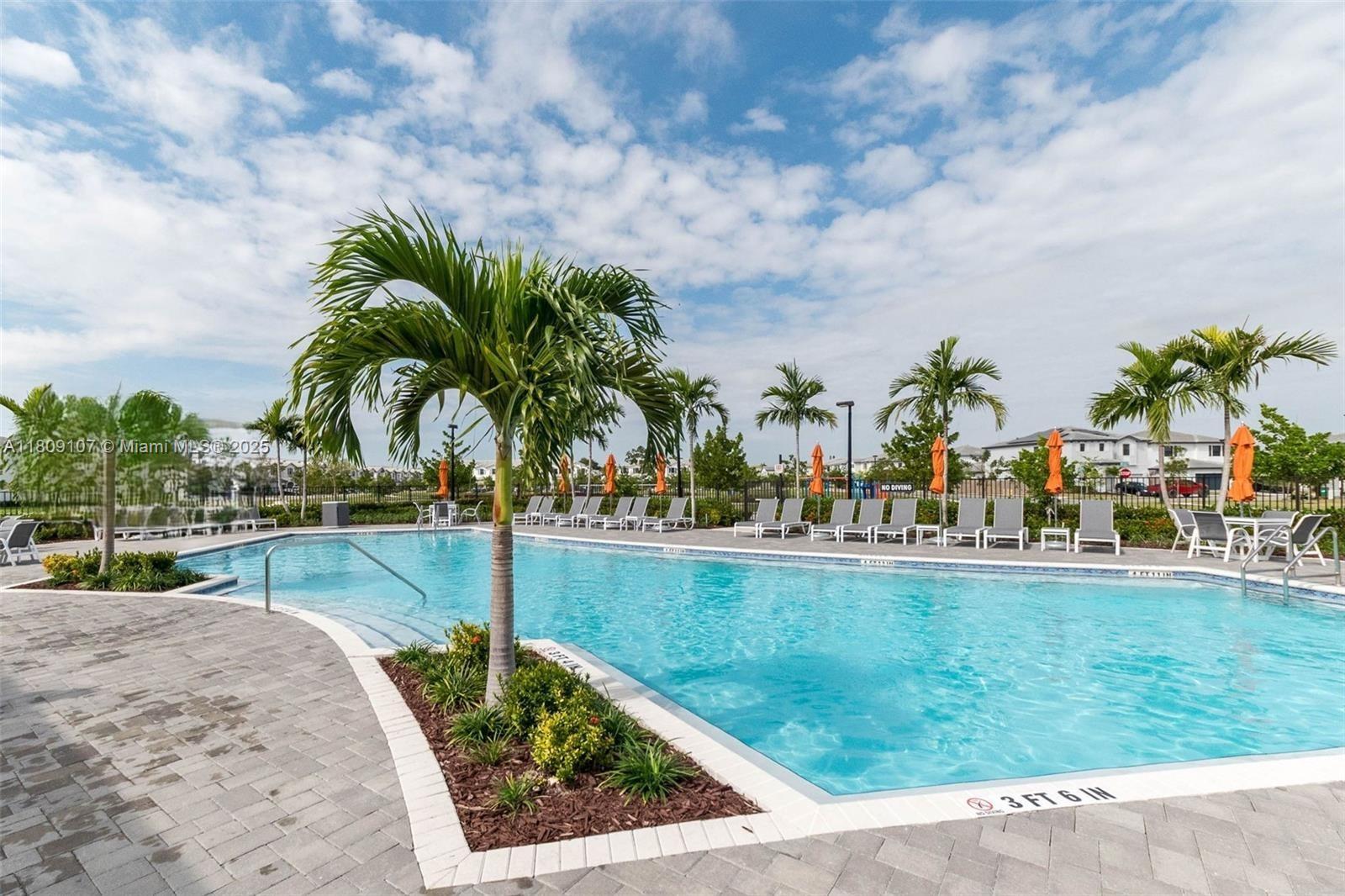 PINE VISTA - Residential