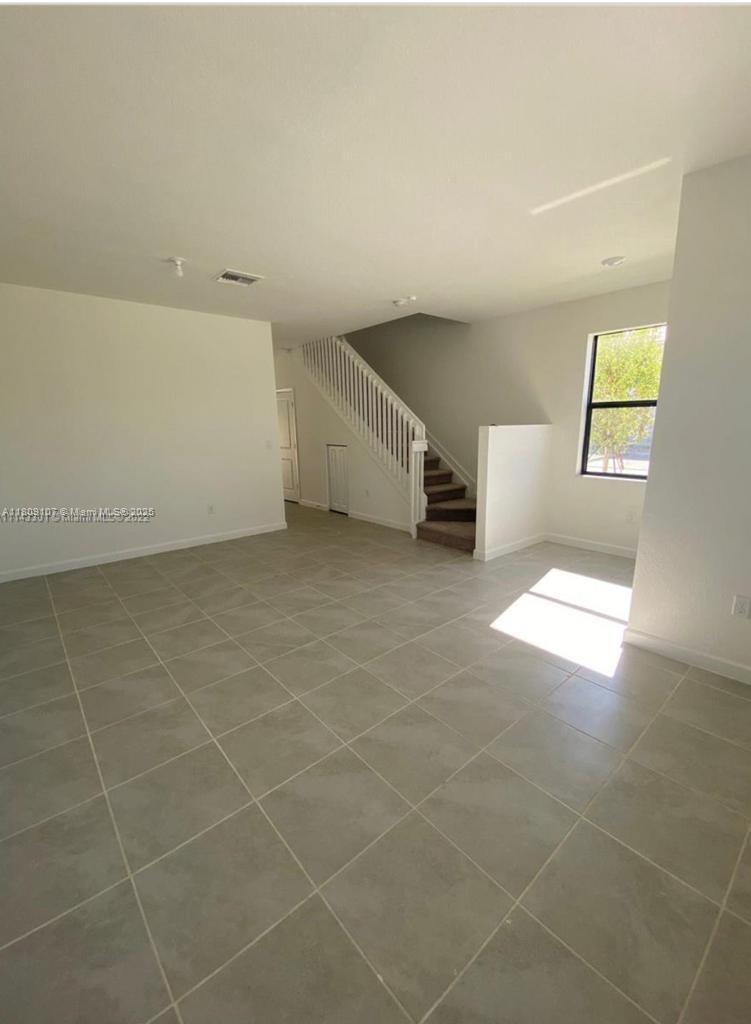 PINE VISTA - Residential