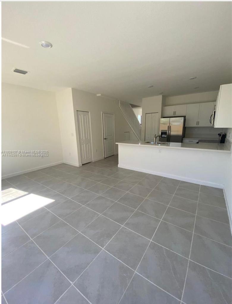 PINE VISTA - Residential