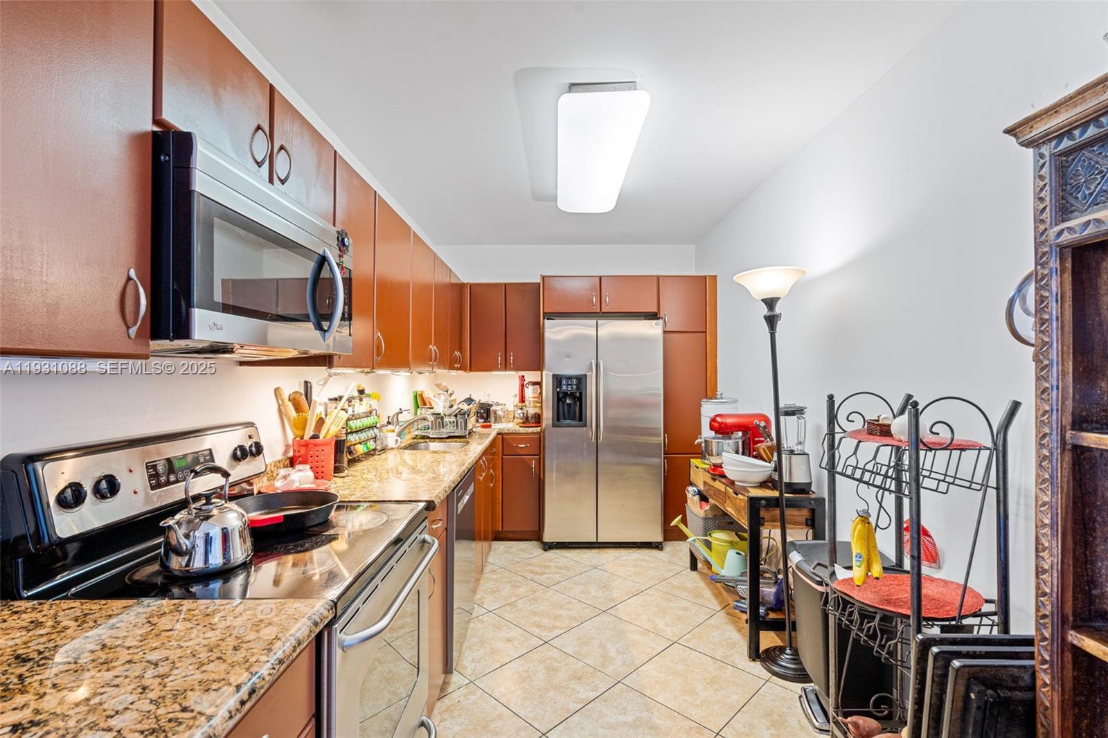 401 BLU OF NORTH BEACH CO - Residential Lease