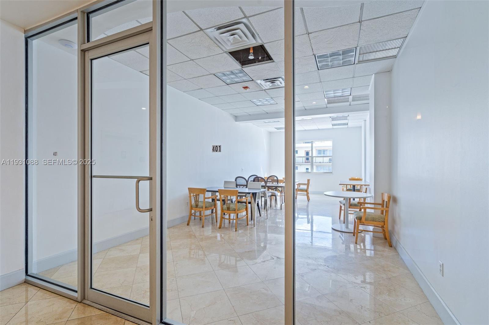 401 BLU OF NORTH BEACH CO - Residential Lease