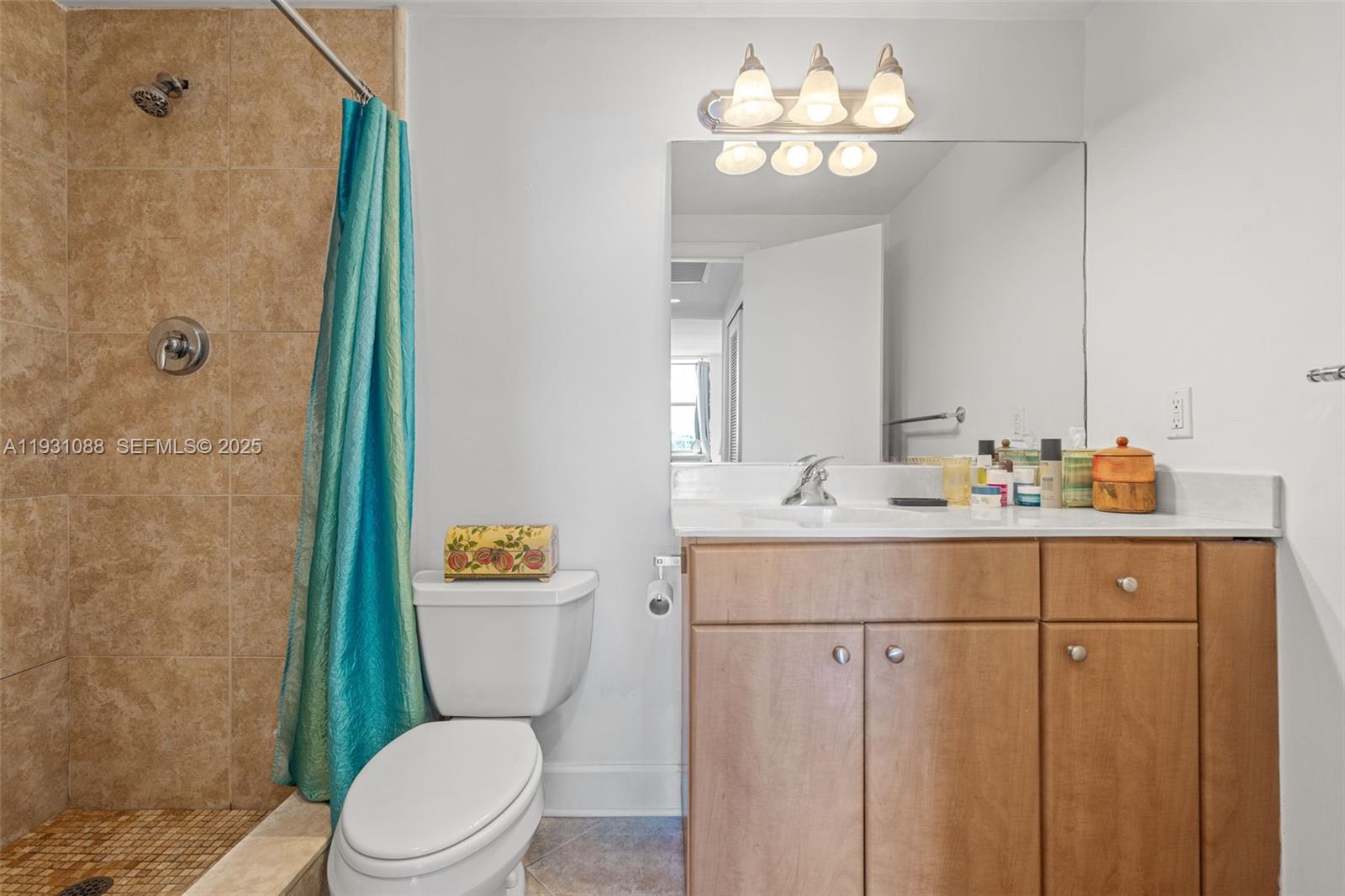 401 BLU OF NORTH BEACH CO - Residential Lease