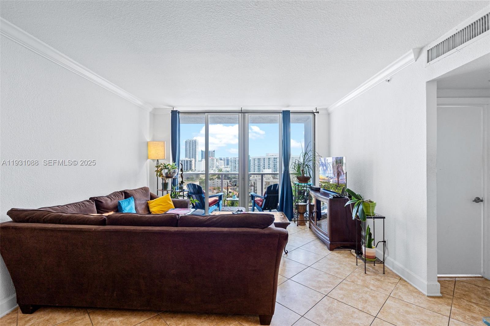 401 BLU OF NORTH BEACH CO - Residential Lease