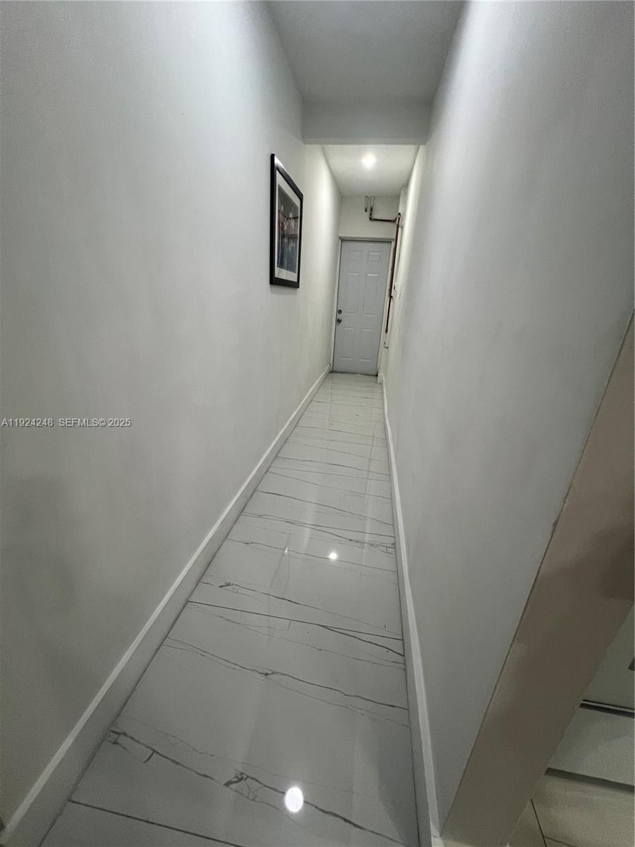 SO MIAMI HEIGHTS MANOR - Residential