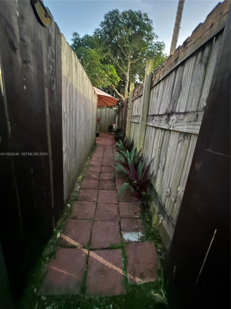 SO MIAMI HEIGHTS MANOR - Residential