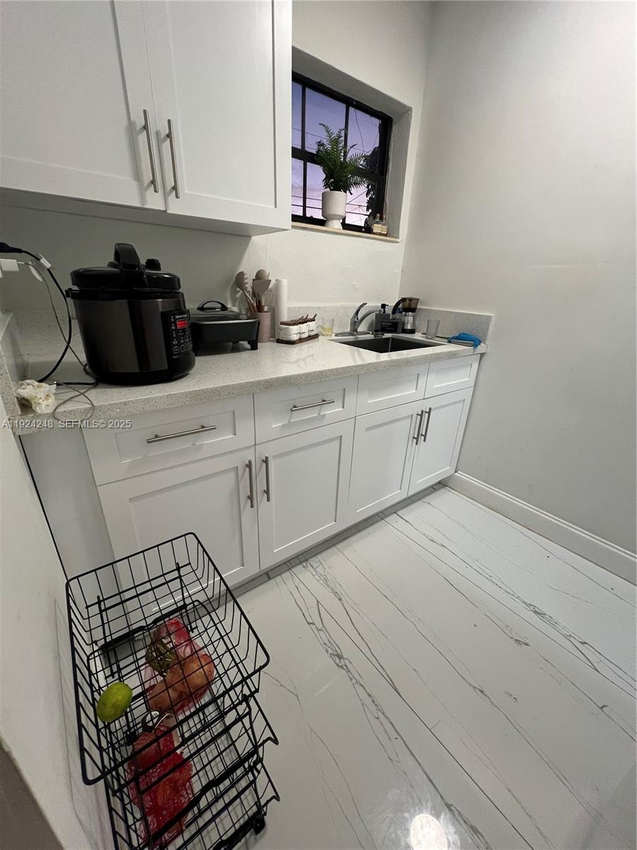 SO MIAMI HEIGHTS MANOR - Residential