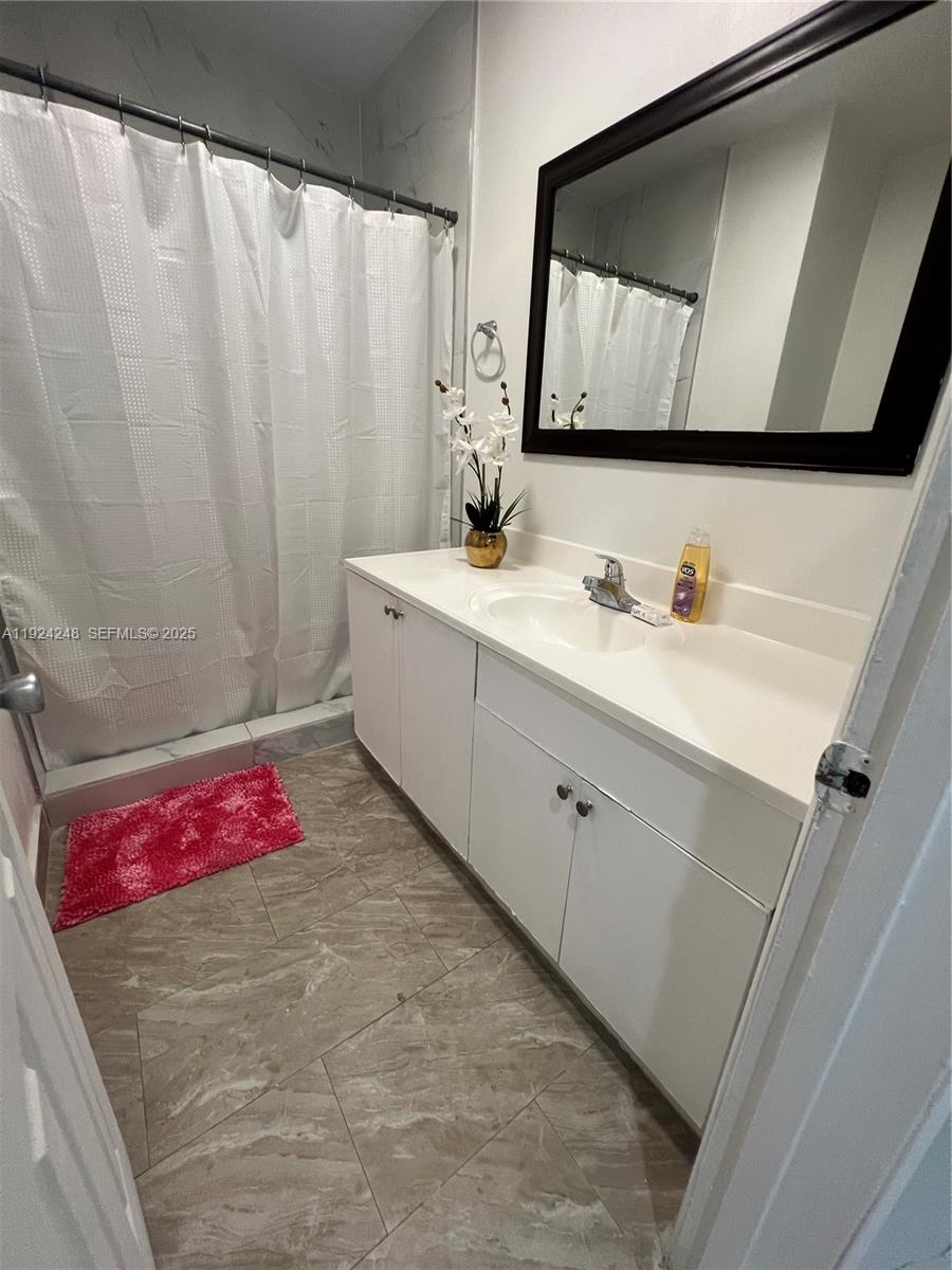 SO MIAMI HEIGHTS MANOR - Residential