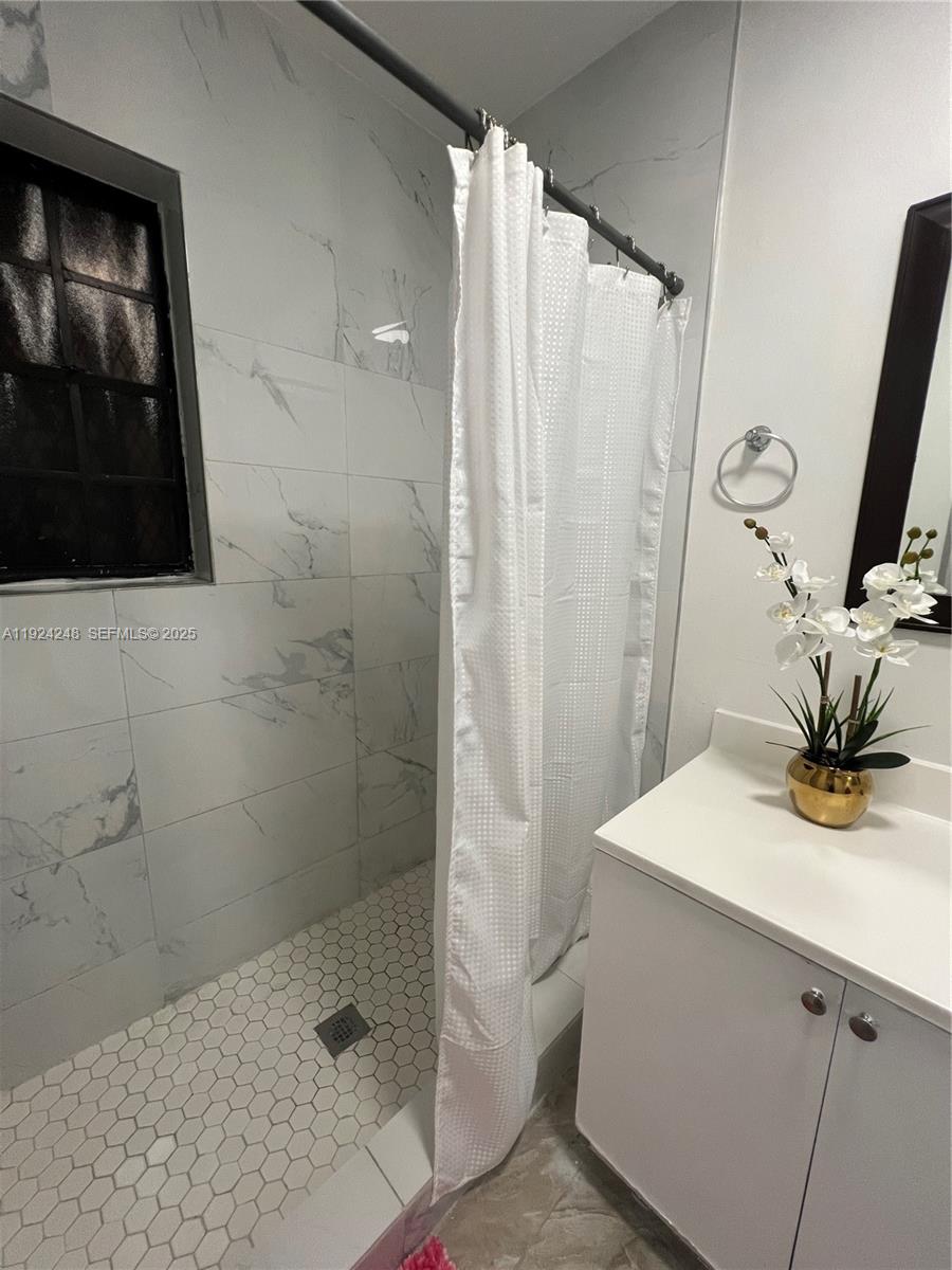 SO MIAMI HEIGHTS MANOR - Residential