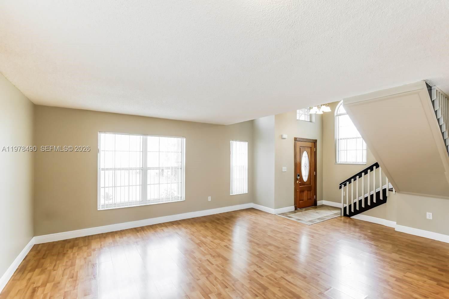 LAKE POINTE SEC 4 - Residential Lease