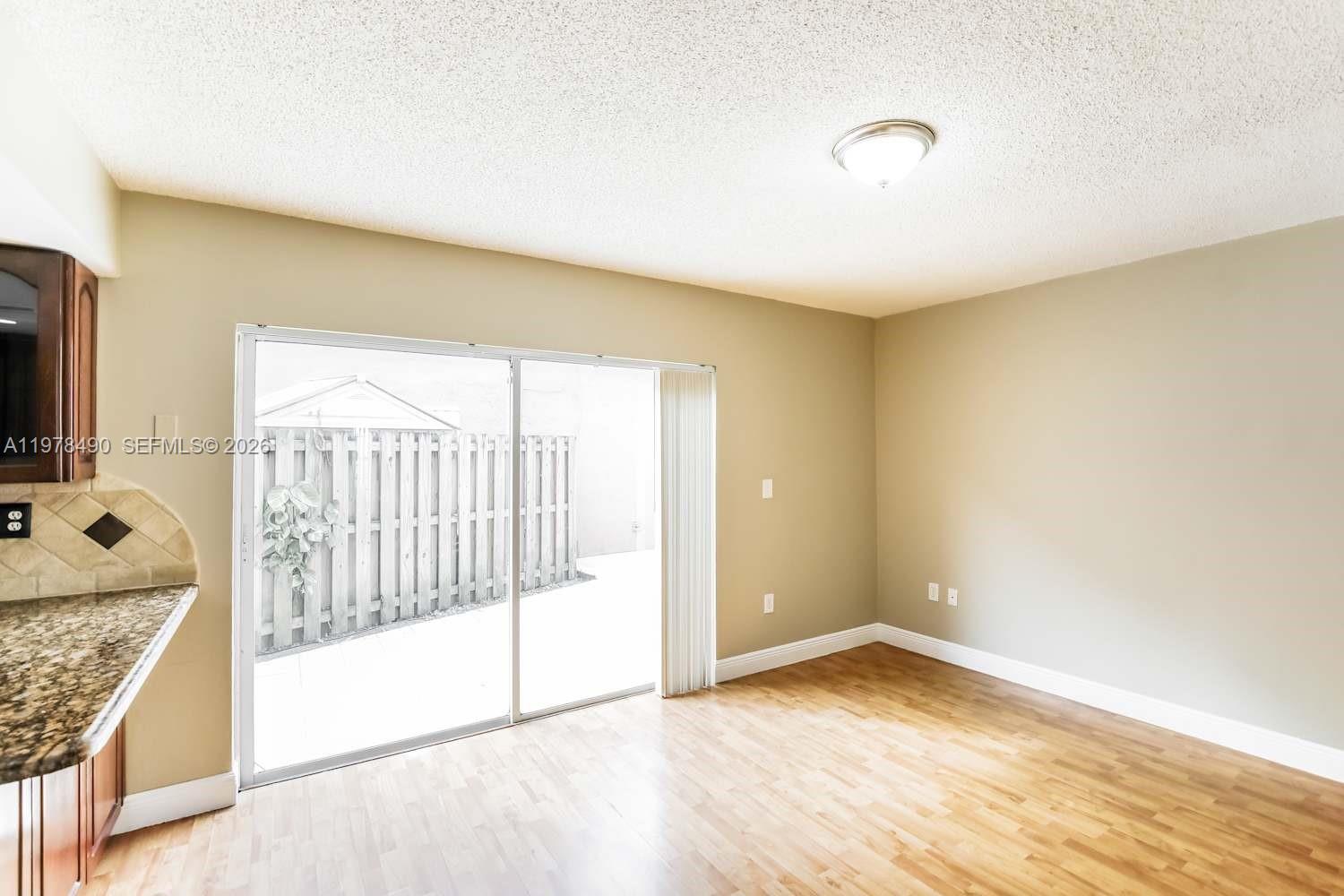 LAKE POINTE SEC 4 - Residential Lease