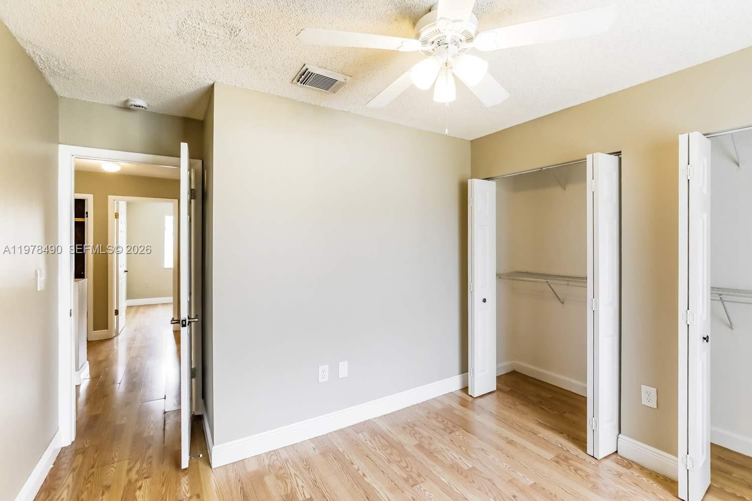 LAKE POINTE SEC 4 - Residential Lease