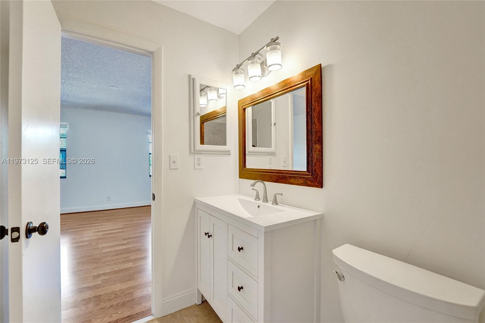 Chateau On The Knoll - Residential