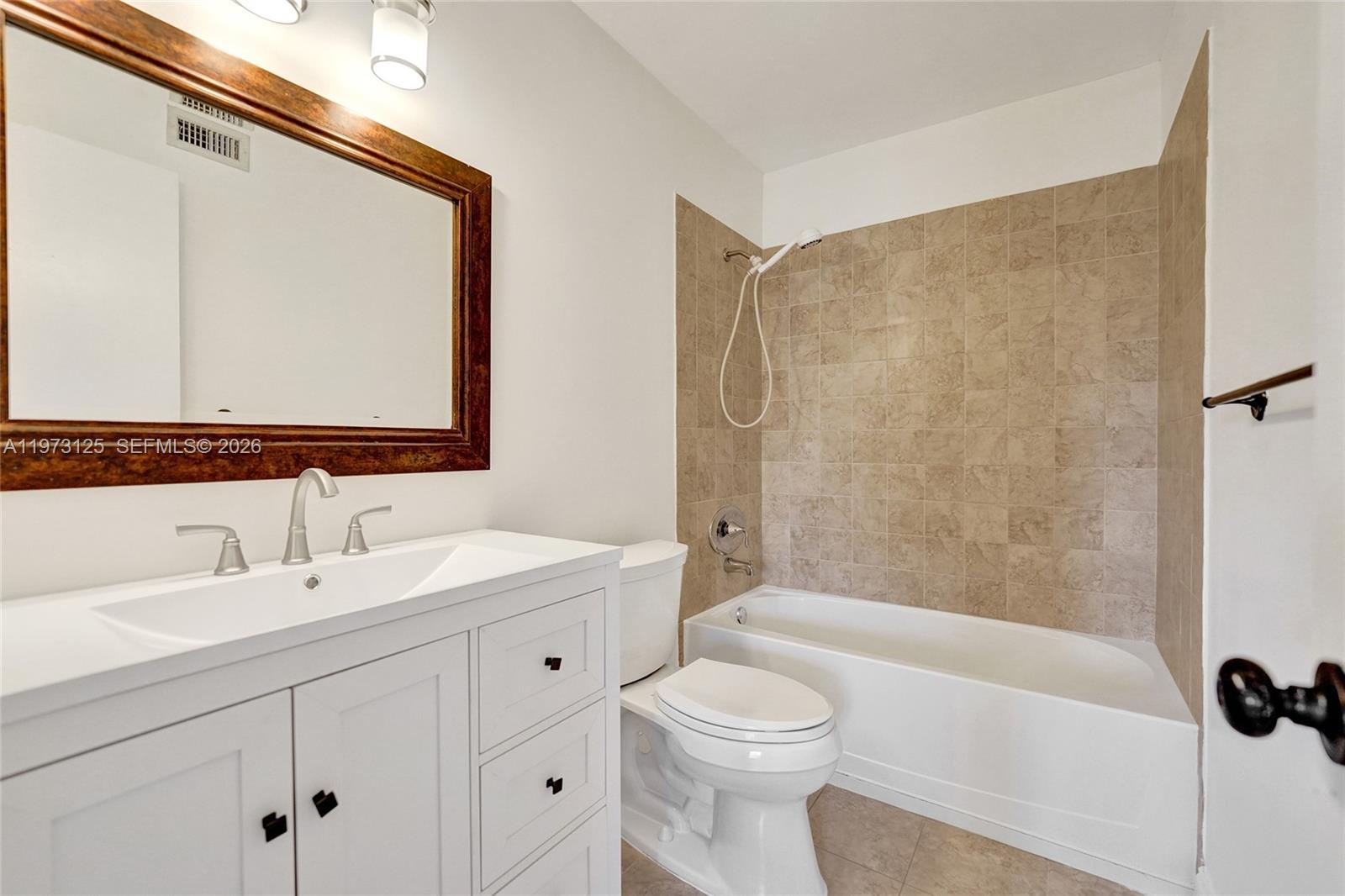 Chateau On The Knoll - Residential