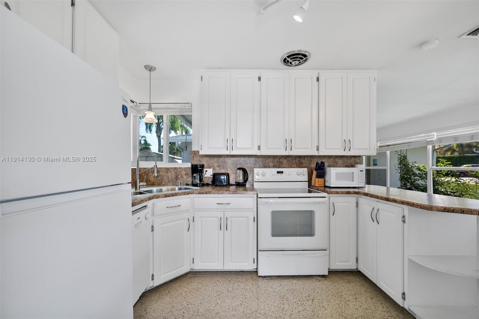 SILVER SHORES-SUB TRACT - Residential