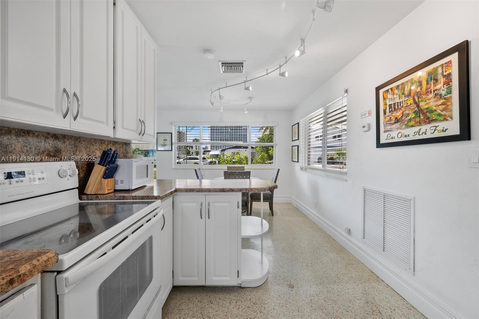 SILVER SHORES-SUB TRACT - Residential