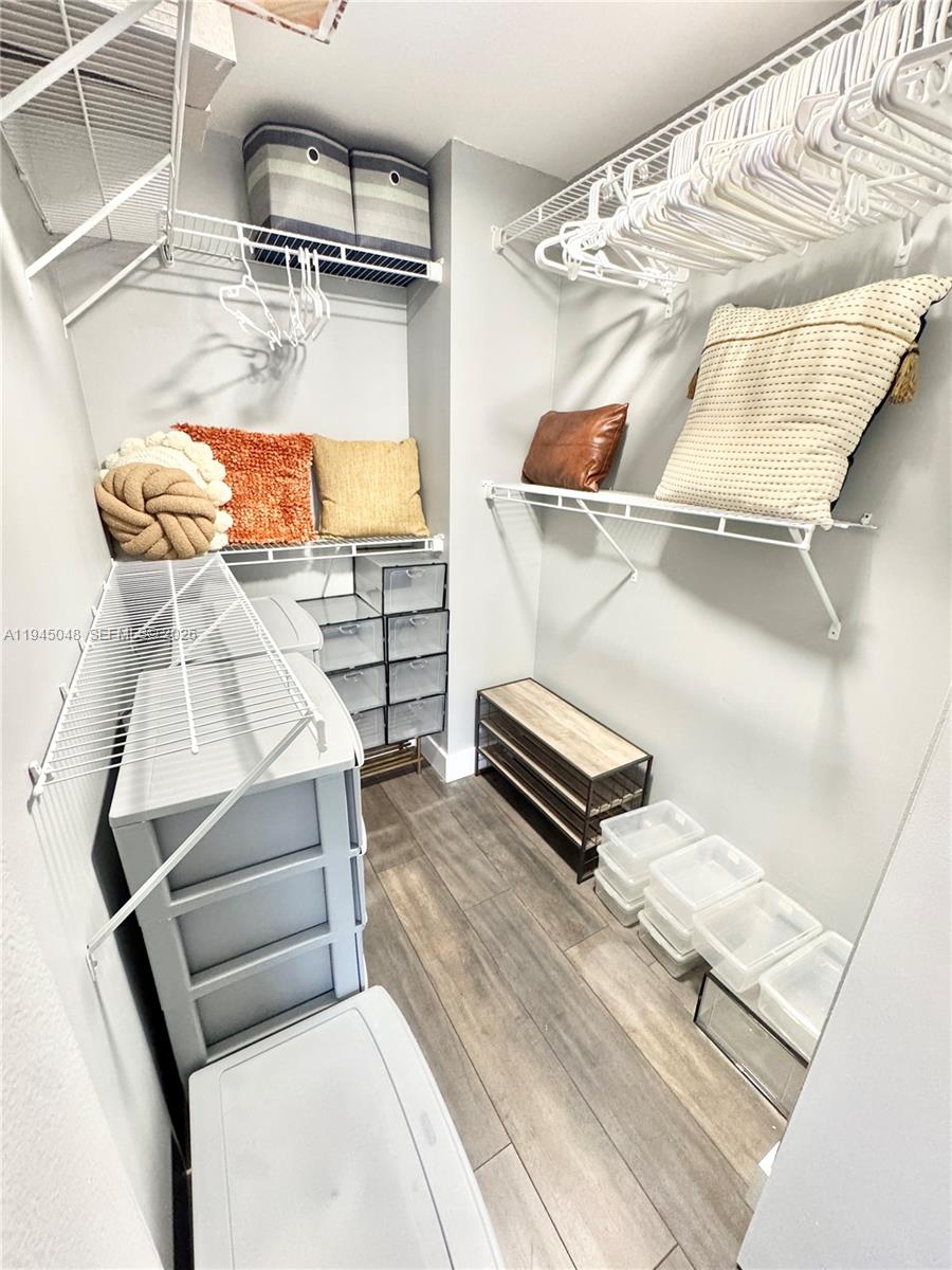 LAS OLAS BY THE RIVER CON - Residential