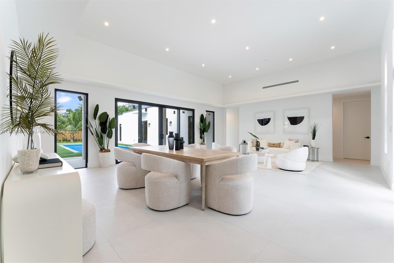 CAROLE HELMS MANOR - Residential