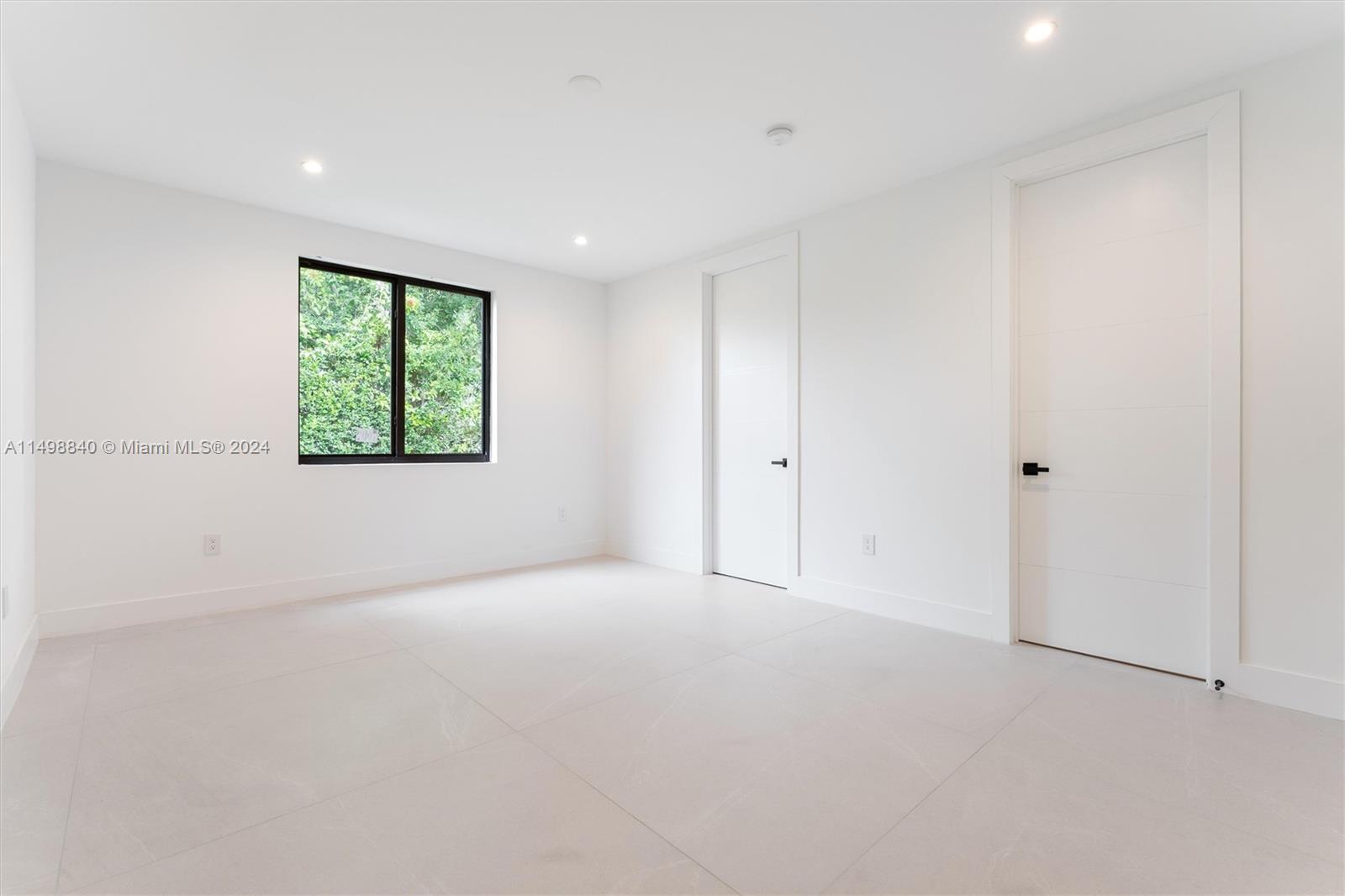 CAROLE HELMS MANOR - Residential