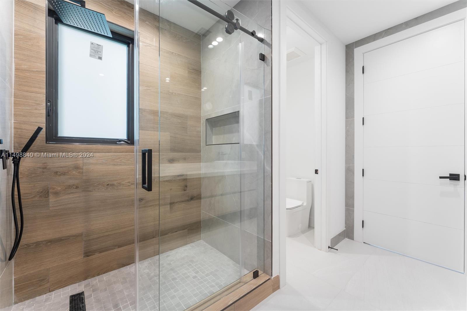 CAROLE HELMS MANOR - Residential