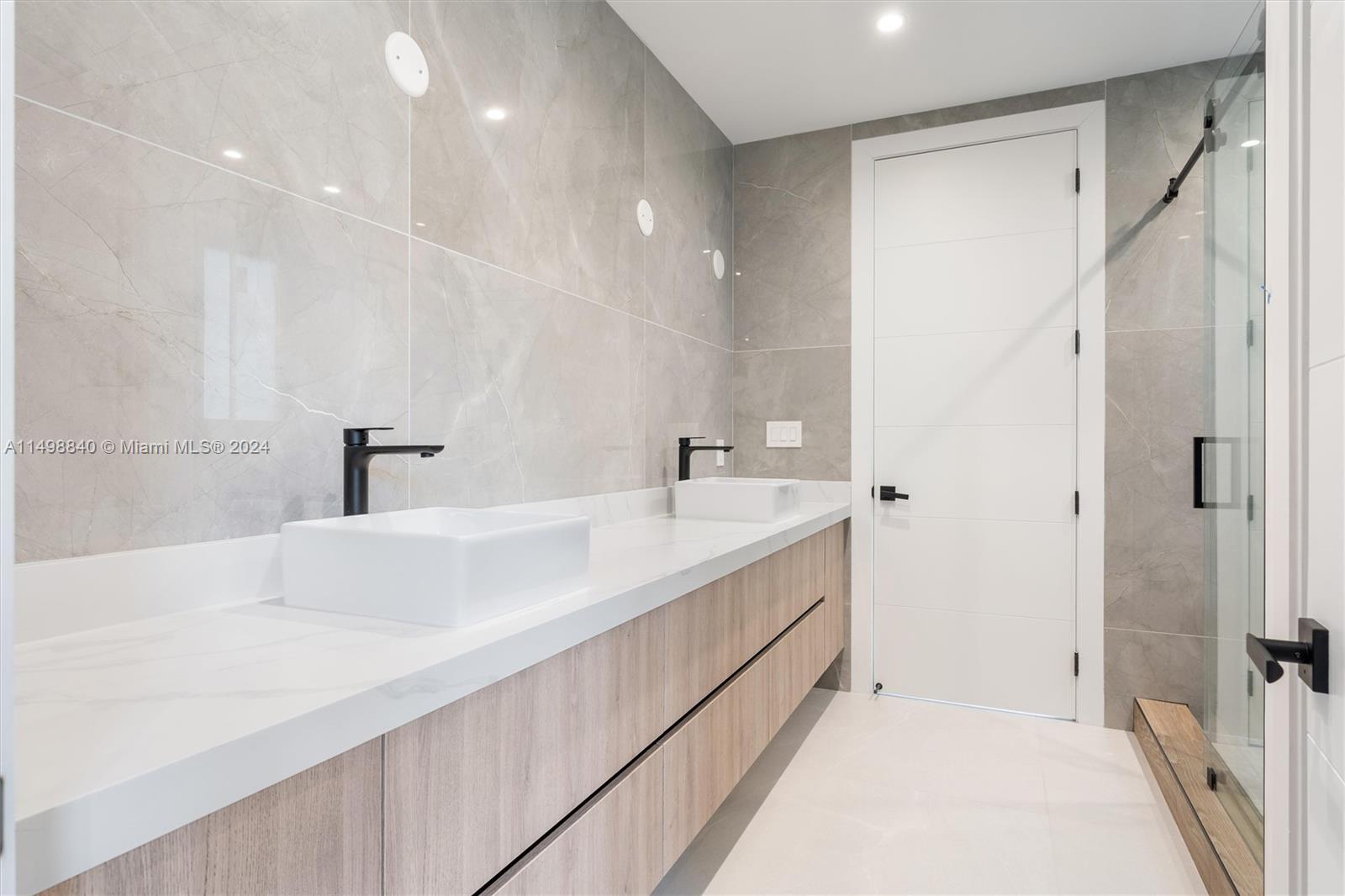 CAROLE HELMS MANOR - Residential