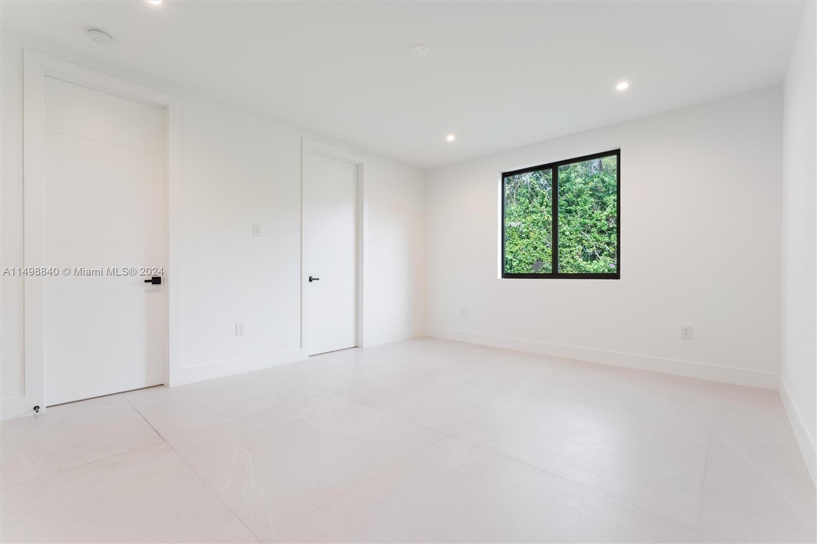 CAROLE HELMS MANOR - Residential