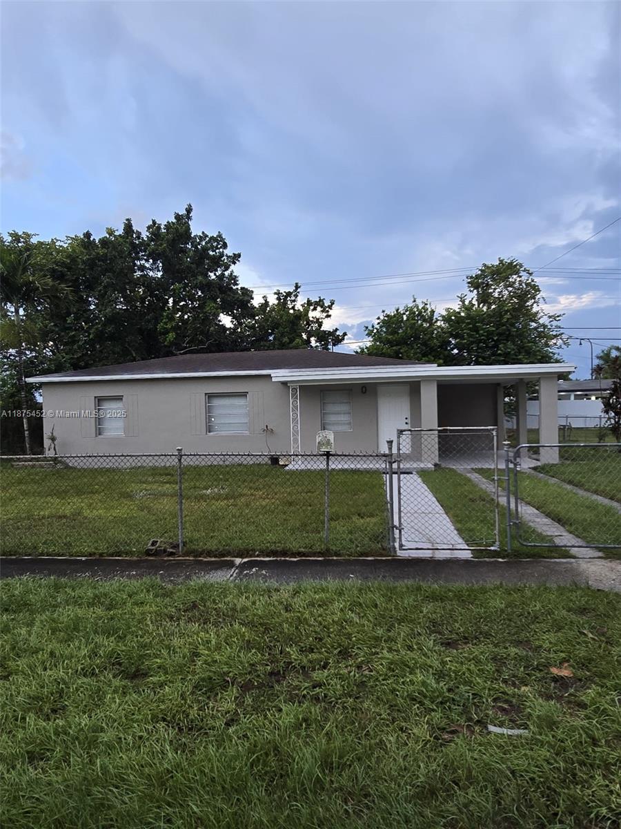 This charming 3-bedroom, 1-bath single-family home offers a comfortable layout with spacious living areas and a large backyard—perfect for outdoor enjoyment, gatherings, or relaxation.
Conveniently located near schools, shopping, and major highways, this home provides both comfort and accessibility. Easy to show and easy move-in process makes this a great opportunity for tenants seeking a smooth transition into their new home. EASY TO SHOW