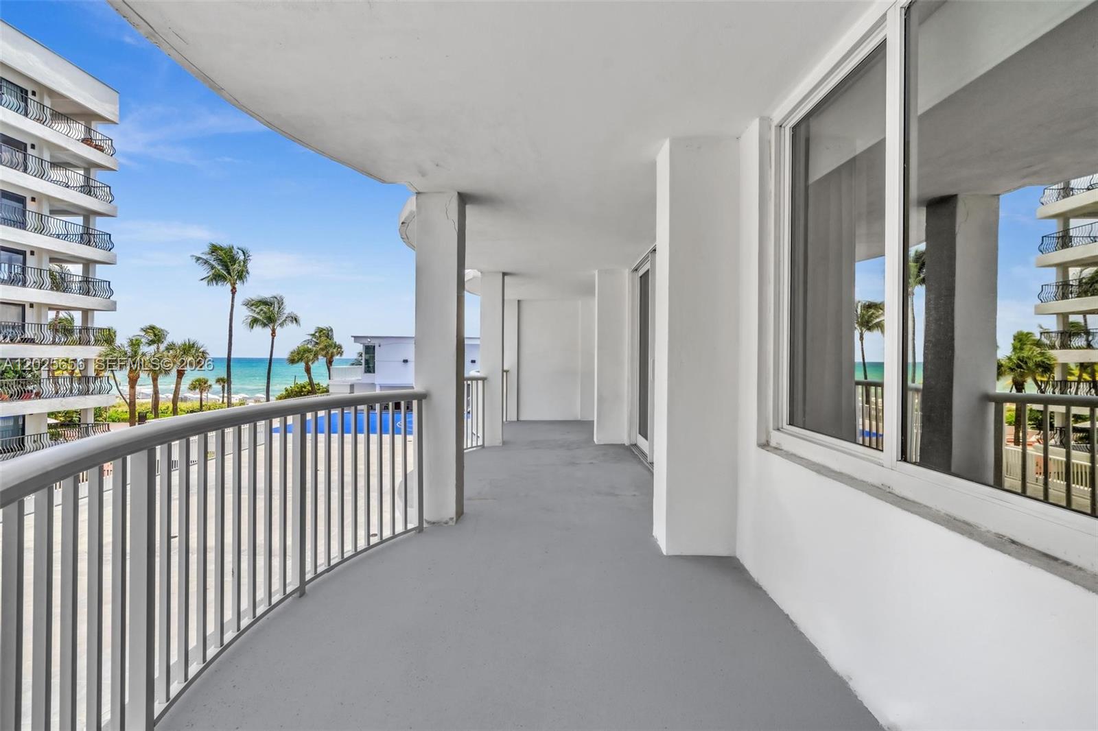 THE CARRIAGE HOUSE CONDO - Residential