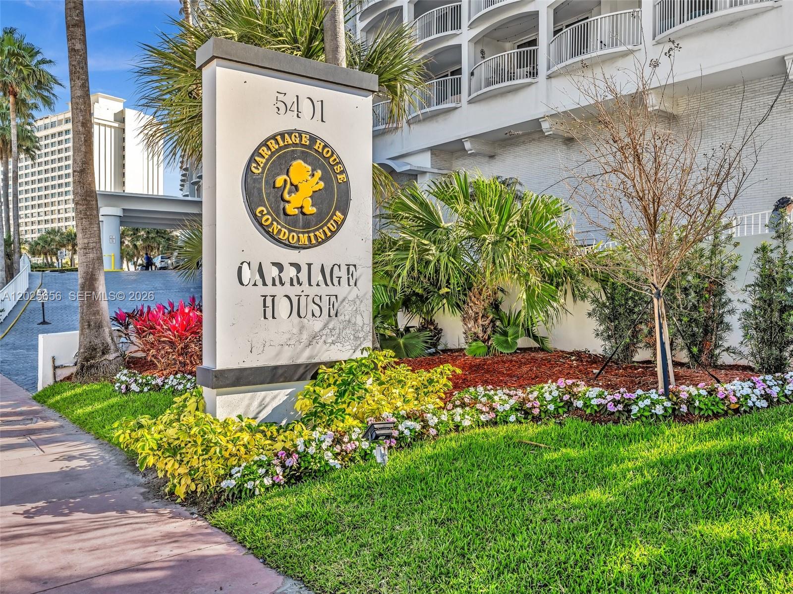 THE CARRIAGE HOUSE CONDO - Residential