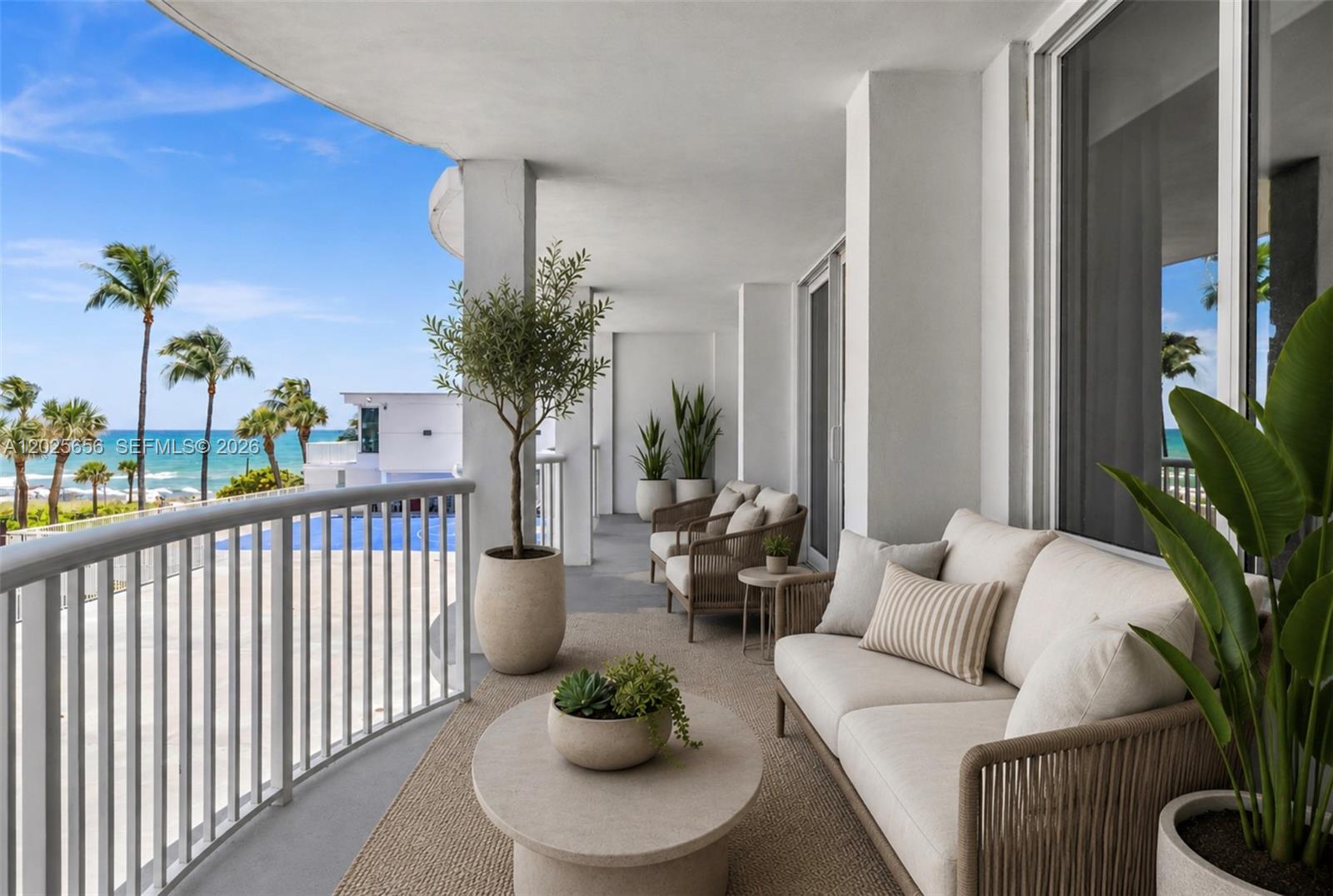 THE CARRIAGE HOUSE CONDO - Residential