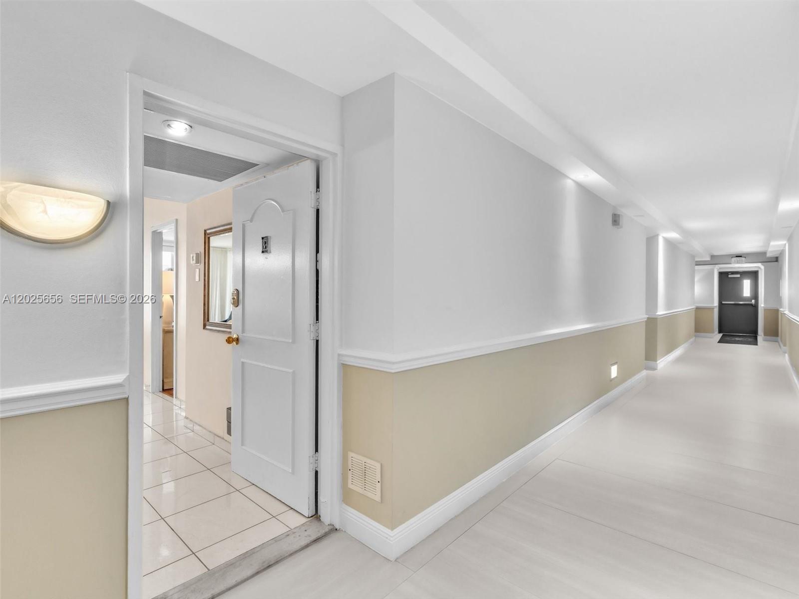 THE CARRIAGE HOUSE CONDO - Residential