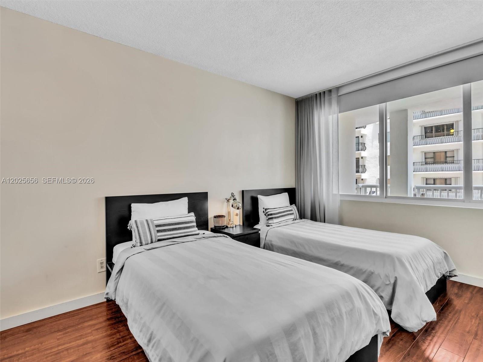 THE CARRIAGE HOUSE CONDO - Residential