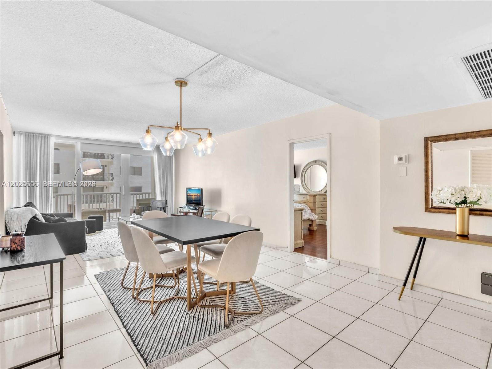 THE CARRIAGE HOUSE CONDO - Residential