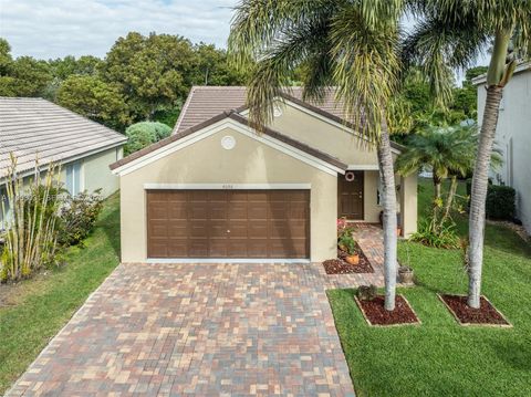 4036 Pine Ridge Ln Weston FL 33331