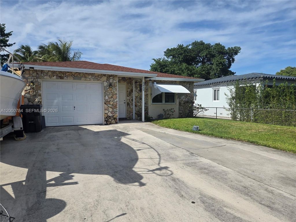 Photo of 2635 Taylor St, Hollywood, FL 33020 (MLS # A12000784)